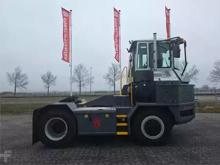 Trattori per terminali 2025  MAFI HD445 4x4 (3)