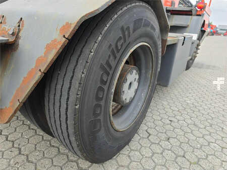 Terminal tractor 2006  Terberg YT182 (14)