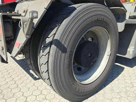 Terminal tractor 2009  Terberg YT182 (11)