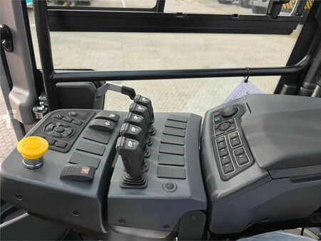 Dieseltrukki 2025  Kalmar DCG160-12 (14)