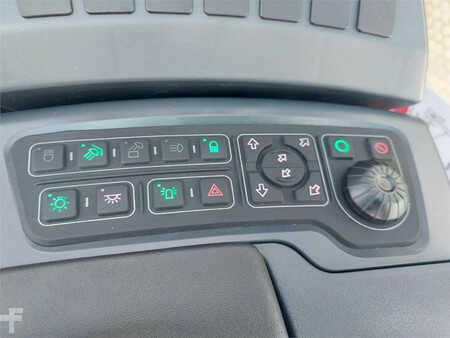 Dieseltrukki 2025  Kalmar DCG330-12 (13)