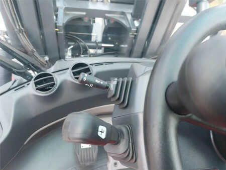 Dieseltrukki 2025  Kalmar DCG330-12 (15)