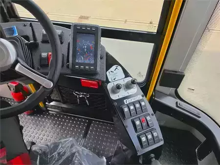 Trator de terminal  MAFI HD445 4x4 (10)