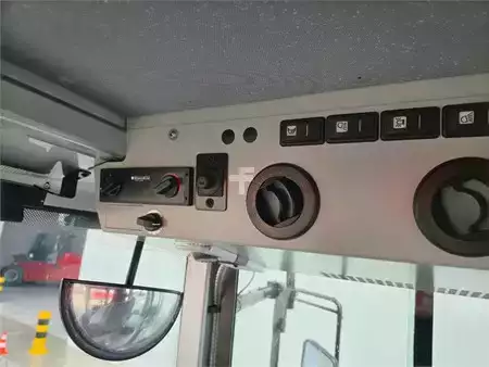 Trator de terminal  MAFI HD445 4x4 (11)