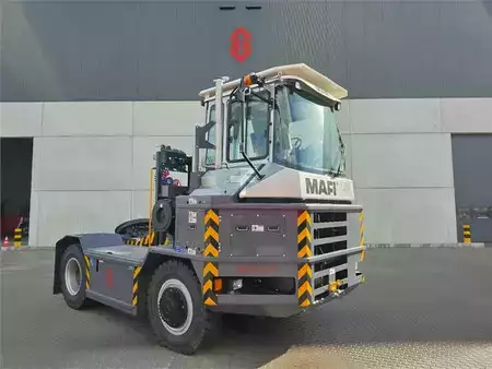 Trator de terminal  MAFI HD445 4x4 (2)