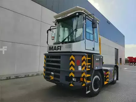 Trator de terminal  MAFI HD445 4x4 (5)
