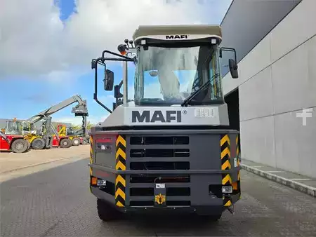 Trator de terminal  MAFI HD445 4x4 (3)