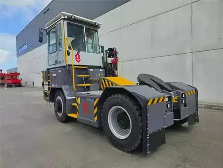 Trator de terminal  MAFI HD445 4x4 (6)