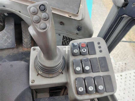 Reachstacker 2014  SMV Konecranes SMV 4531 CB5 (23)