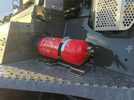 Terminálový traktor  Terberg RT403 4x4 (14)