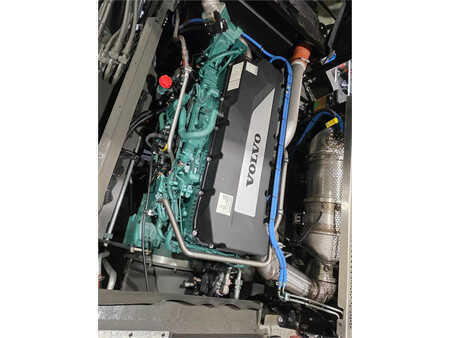 Terminálový traktor  Terberg RT403 4x4 (15)