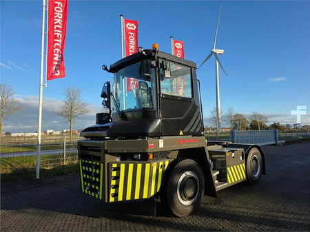 Terminálový traktor  Terberg RT403 4x4 (2)