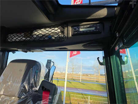 Terminálový traktor  Terberg RT403 4x4 (23)