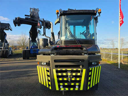 Terminálový traktor  Terberg RT403 4x4 (5)