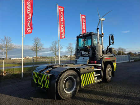 Terminálový traktor  Terberg RT403 4x4 (6)