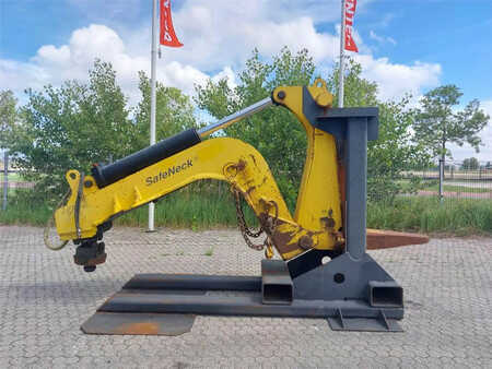 Autres 2015  CATRACOM SAN 40L SafeNeck incl parkstand (1)