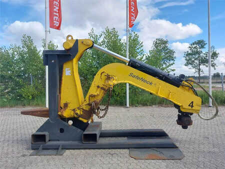 Autres 2015  CATRACOM SAN 40L SafeNeck incl parkstand (2)