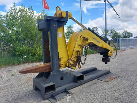Autres 2015  CATRACOM SAN 40L SafeNeck incl parkstand (3)