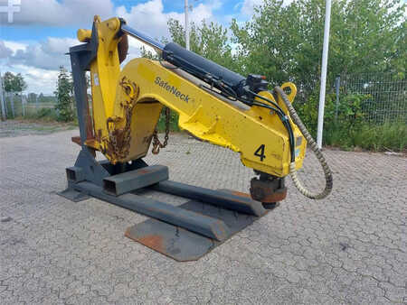 Autres 2015  CATRACOM SAN 40L SafeNeck incl parkstand (7)