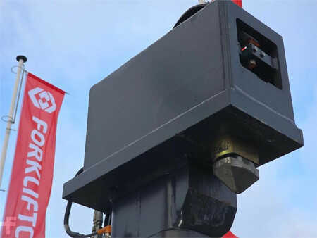 Konténerszállítók 2025  Kalmar DCG90-45ES7 (13)