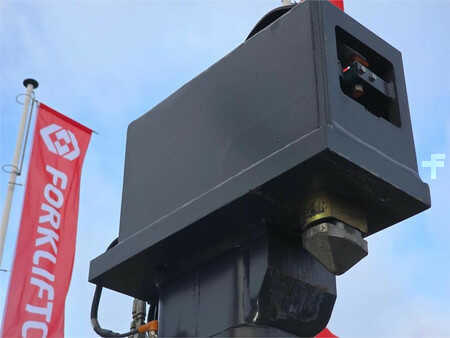 Konténerszállítók 2025  Kalmar DCG90-45ES7 (14)