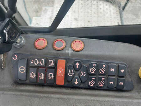 Reachstacker 2015  SMV Konecranes SMV 4531 TC5 (22)