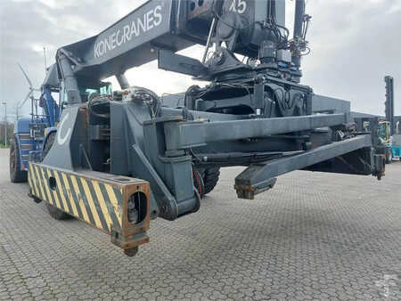 Reach stacker 2017  SMV Konecranes SMV 4531 CC5 (11)