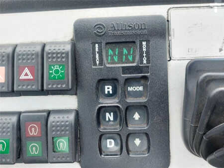 Tracteurs à bagages 2011  Terberg YT182 (17)