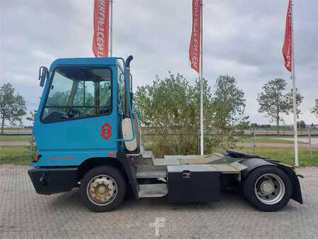 Tracteurs à bagages 2011  Terberg YT182 (4)