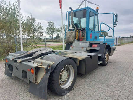 Tracteurs à bagages 2011  Terberg YT182 (6)
