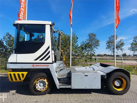 Tracteurs à bagages 2014  Terberg TT223 (4)