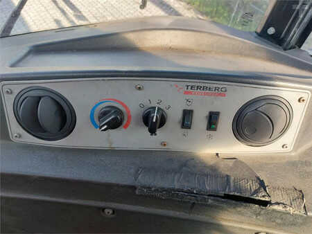 Tracteurs à bagages 2014  Terberg TT223 (20)