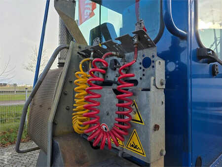 Terminálový traktor  Terberg YT222 (10)