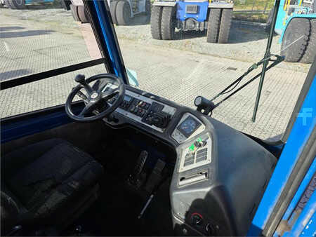 Terminálový traktor  Terberg YT222 (15)