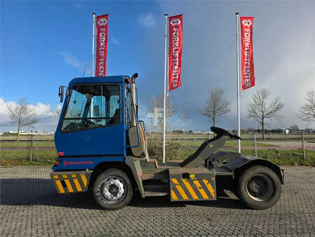 Terminálový traktor  Terberg YT222 (4)