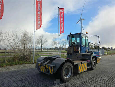 Terminálový traktor  Terberg YT222 (6)