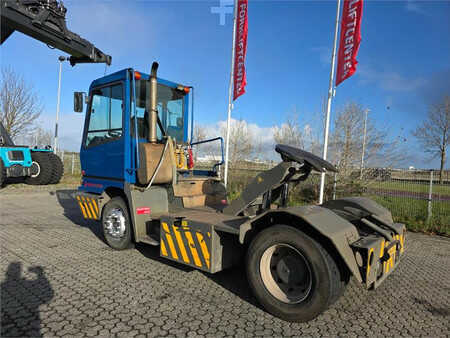 Terminálový traktor  Terberg YT222 (7)