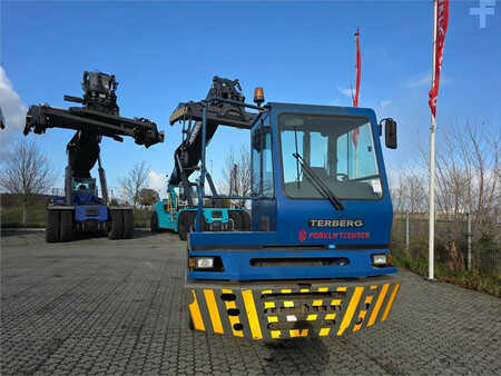 Terminálový traktor  Terberg YT222 (8)