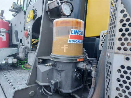 Terminálový traktor  Terberg RT323 4x4 (11)