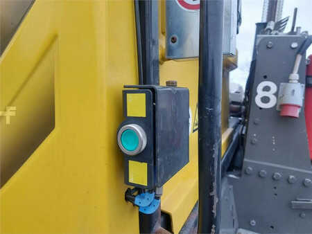 Terminálový traktor  Terberg RT323 4x4 (15)