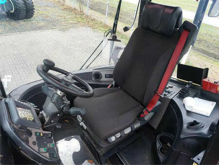 Terminálový traktor  Terberg RT323 4x4 (17)