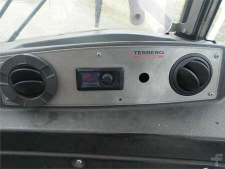 Terminálový traktor  Terberg RT323 4x4 (20)