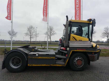 Terminálový traktor  Terberg RT323 4x4 (3)