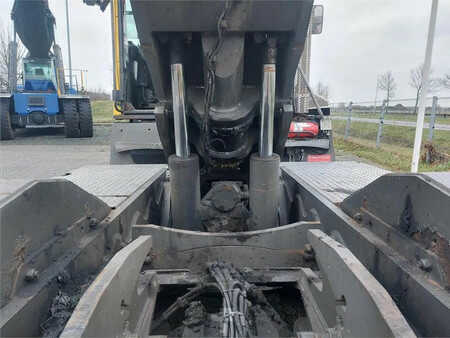 Terminálový traktor  Terberg RT323 4x4 (9)