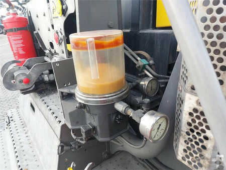 Terminálový traktor  Terberg RT323 4x4 (11)