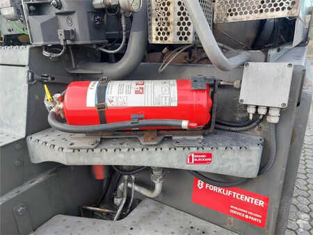 Terminálový traktor  Terberg RT323 4x4 (12)