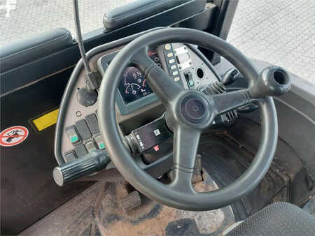 Terminálový traktor  Terberg RT323 4x4 (15)