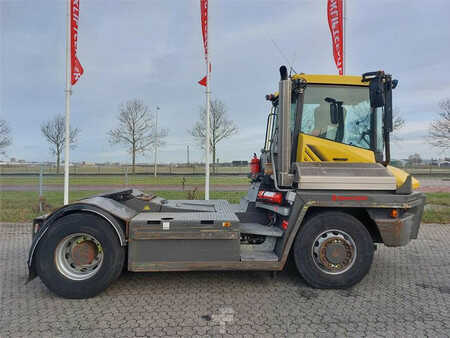 Terminálový traktor  Terberg RT323 4x4 (3)