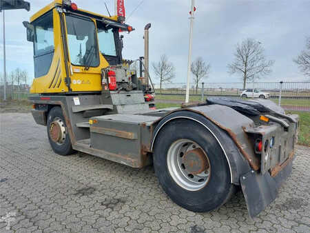 Terminálový traktor  Terberg RT323 4x4 (7)