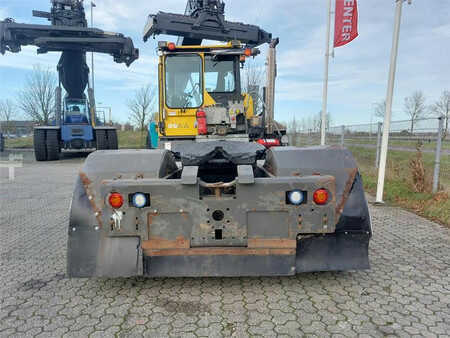 Terminálový traktor  Terberg RT323 4x4 (8)